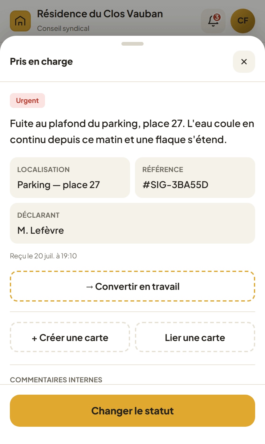 Un signalement de résident ouvert dans Coprelo : marqué urgent et pris en charge, avec sa description, sa localisation, sa référence, le nom du déclarant, et un bouton pour le convertir en travail à suivre.